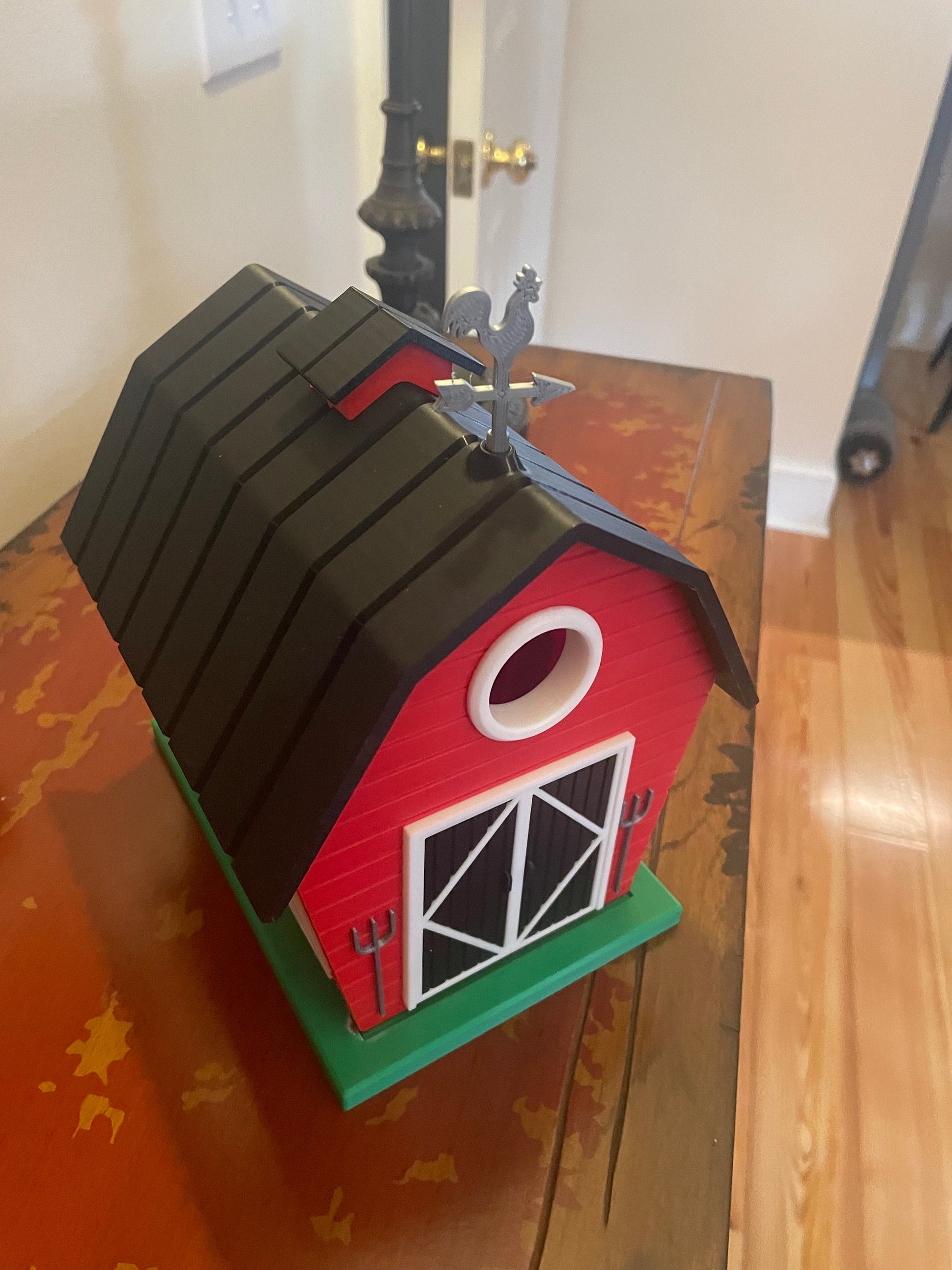 RED BARN BIRDHOUSE - Plastic Weather Resistant - Free Shipping!